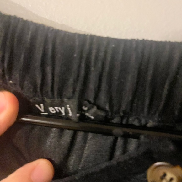 Blac Skirt - Picture 4 of 4